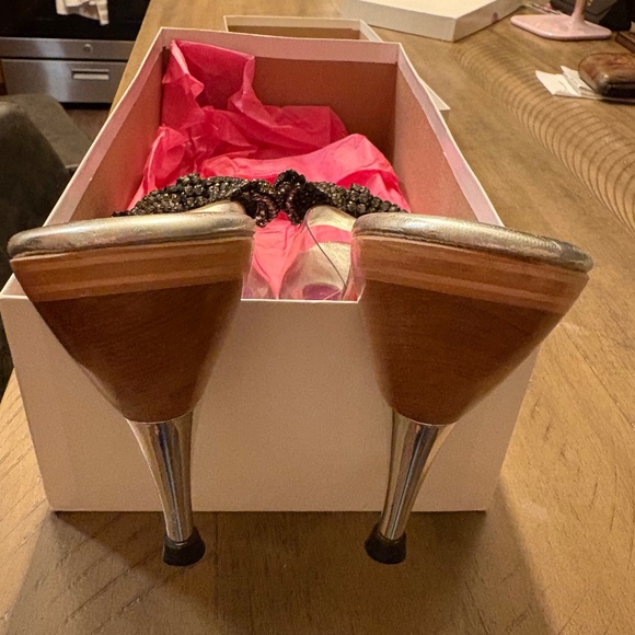 Betsey Johnson size 9 black heels Karie Polly Bow - Picture 3 of 3